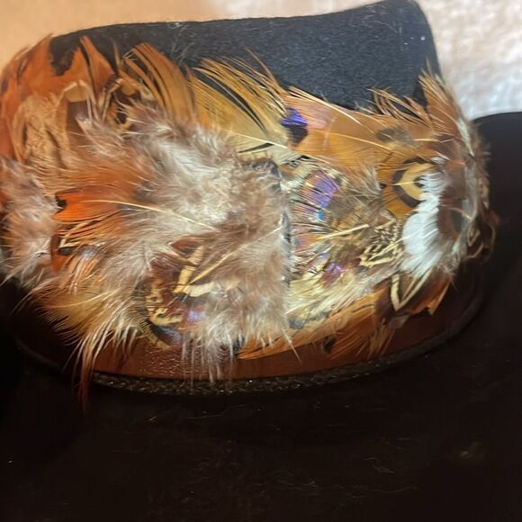 Vintage de luxe quality hat with feathers small - Picture 4 of 8